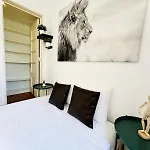 Luxury Centre Hostel *
