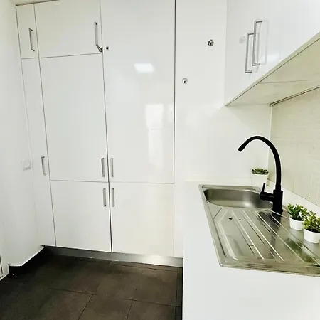 Хостел Luxury Rooms, Centre *